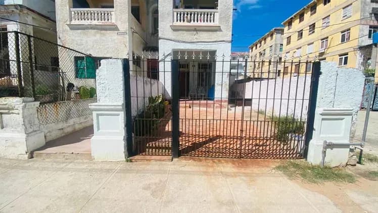 Vivienda de 2 habitaciones en Vedado, Plaza de la Revolución — foto 1 de 9