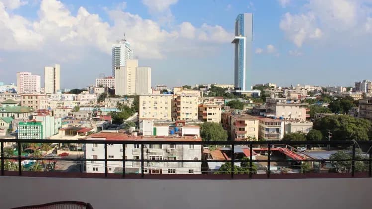 Vivienda de 2 habitaciones en Vedado, Plaza de la Revolución — foto 1 de 10