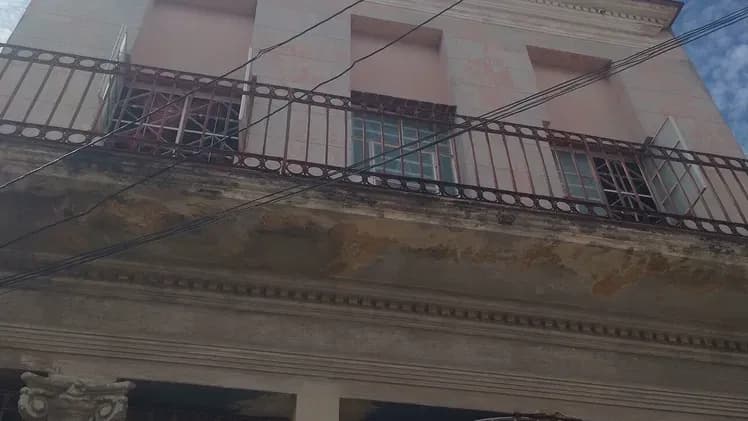 Vivienda de 4 habitaciones en Santos Suárez, Diez de Octubre