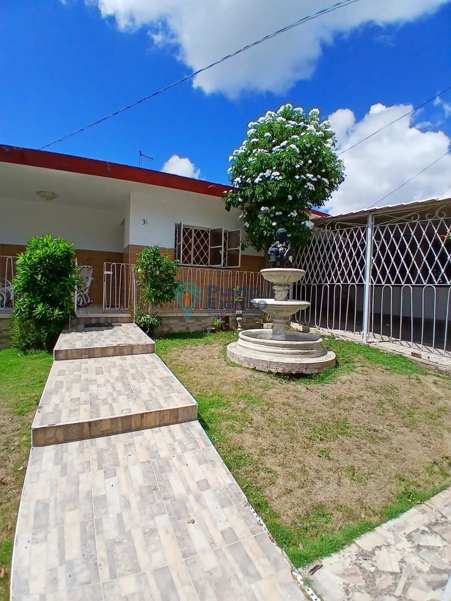 Vivienda de 5 habitaciones en Chibás, Guanabacoa