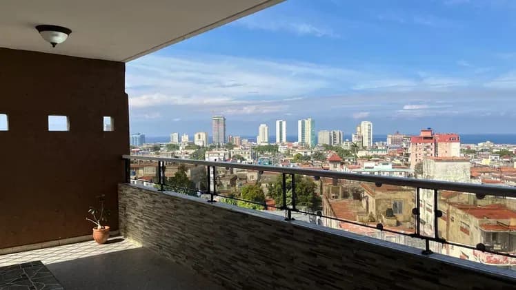 Vivienda de 3 habitaciones en Vedado, Plaza de la Revolución — foto 1 de 10