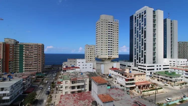 Vivienda de 2 habitaciones en Vedado, Plaza de la Revolución — foto 1 de 9