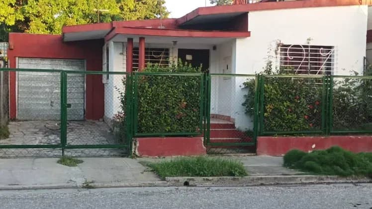 Vivienda de 3 habitaciones en Santa Bárbara, Santiago de Cuba — foto 2 de 8