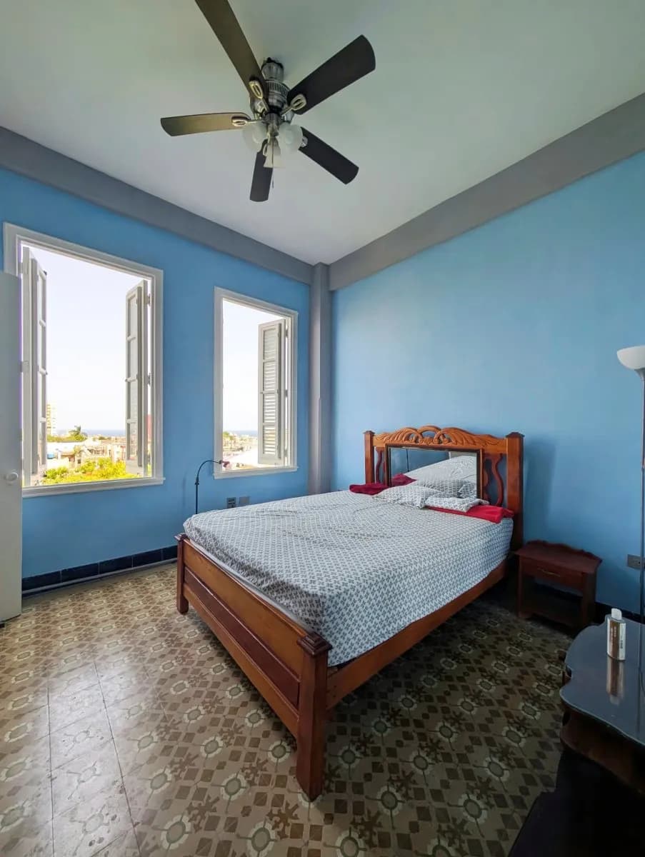 Vivienda de 2 habitaciones en Vedado, Plaza de la Revolución — foto 1 de 12
