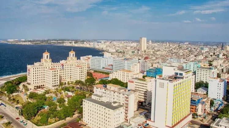 Vivienda de 2 habitaciones en Vedado, Plaza de la Revolución — foto 1 de 10