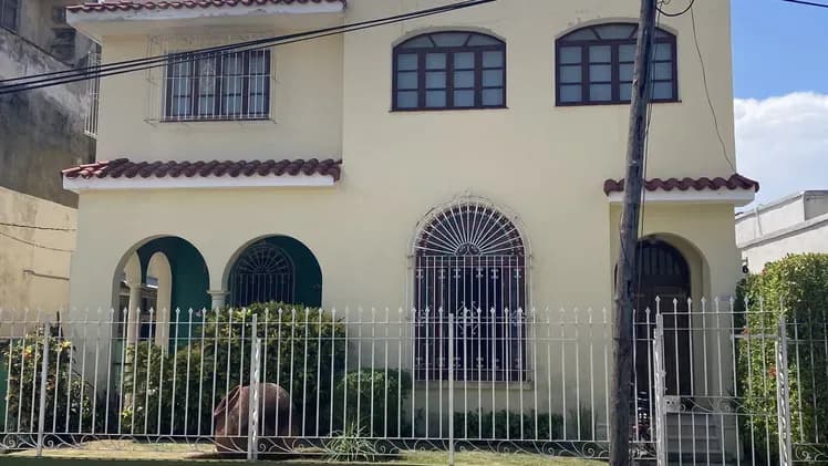 Vivienda de 4 habitaciones en Kohly, Playa