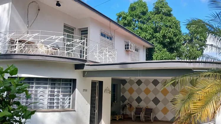 Vivienda de 4 habitaciones en Santiago de las Vegas, Boyeros