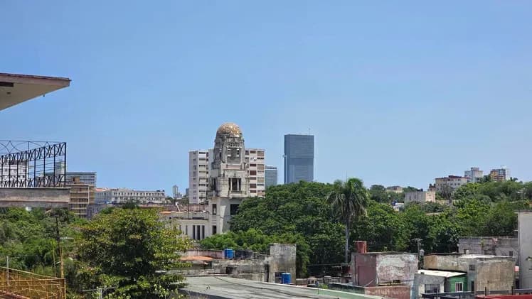 Vivienda de 2 habitaciones en Vedado, Plaza de la Revolución — foto 1 de 10