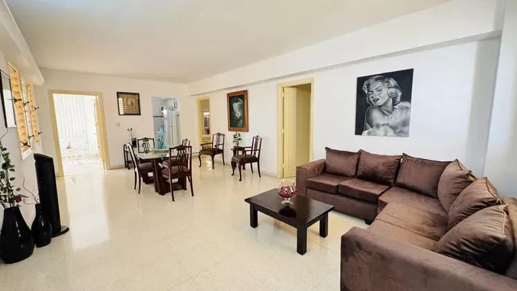 Vivienda de 3 habitaciones en Vedado, Plaza de la Revolución — foto 1 de 8