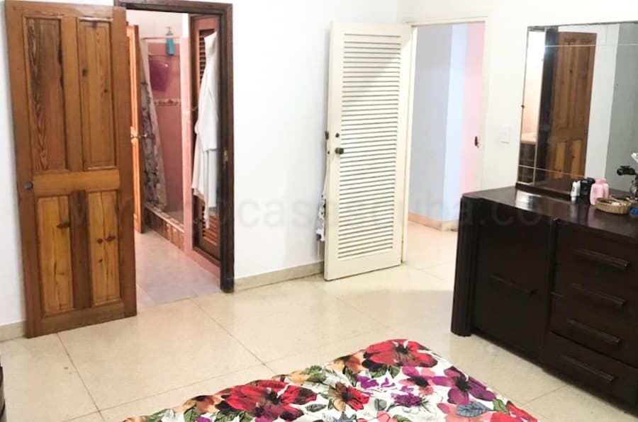 Apartamento de 4 habitaciones en Vedado, Plaza de la Revolución — foto 14 de 19