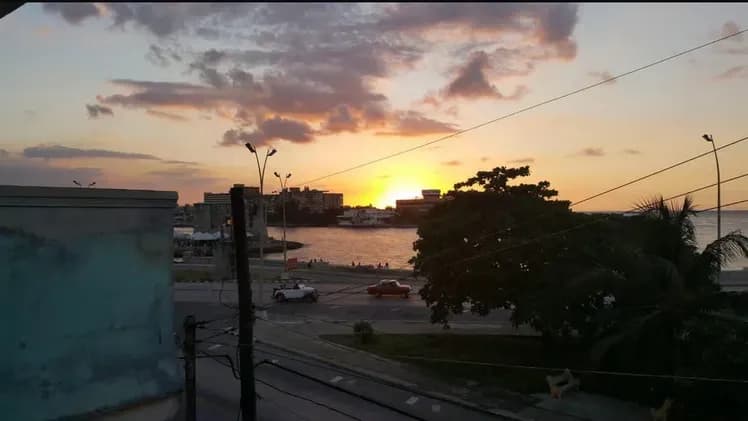 Vivienda de 5 habitaciones en Vedado, Plaza de la Revolución — foto 3 de 4