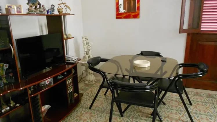 Vivienda de 3 habitaciones en Vedado, Plaza de la Revolución — foto 1 de 9
