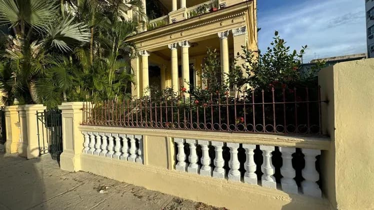 Vivienda de 3 habitaciones en Vedado, Plaza de la Revolución — foto 1 de 7