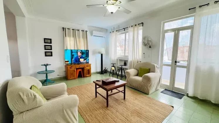 Vivienda de 2 habitaciones en Vedado, Plaza de la Revolución — foto 1 de 10