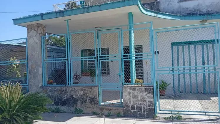 Vivienda de 5 habitaciones en Sevillano, Diez de Octubre
