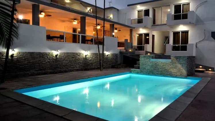 Vivienda de 7 habitaciones en Sevillano, Diez de Octubre — foto 1 de 10
