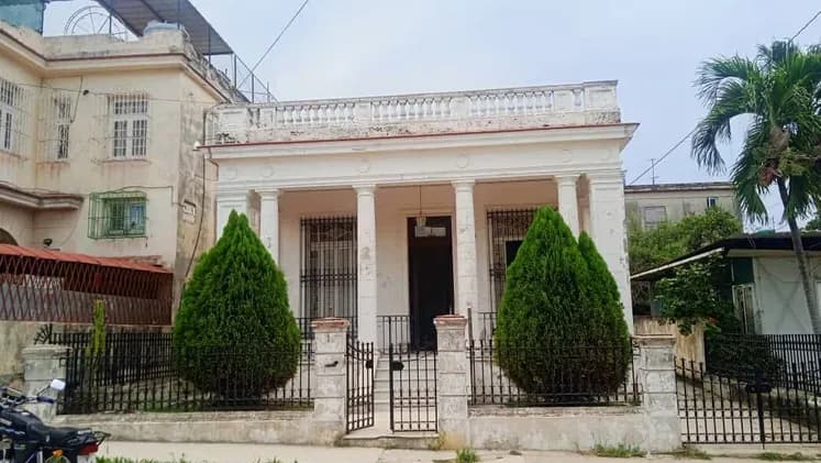 Vivienda de 4 habitaciones en Santos Suárez, Diez de Octubre