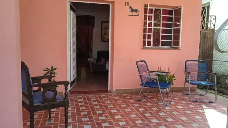 Vivienda de 4 habitaciones en Nalón, Guanabacoa — foto 2 de 5