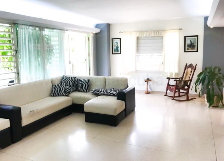Apartamento de 4 habitaciones en Vedado, Plaza de la Revolución — foto 3 de 19