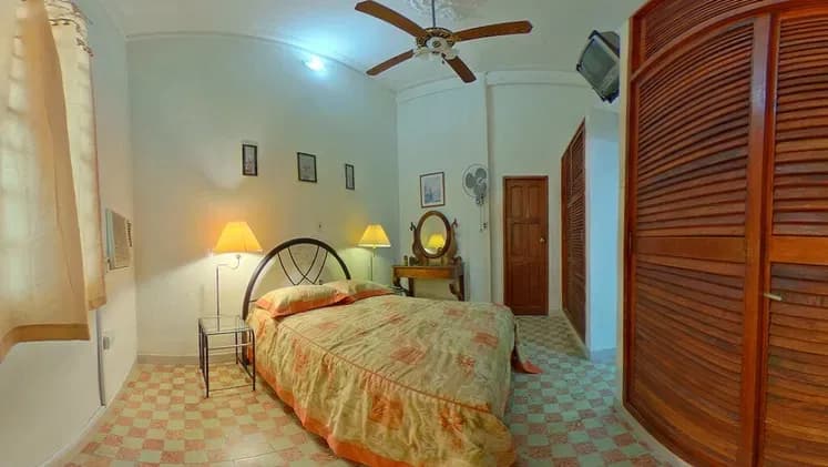 Vivienda de 3 habitaciones en Vedado, Plaza de la Revolución — foto 1 de 8