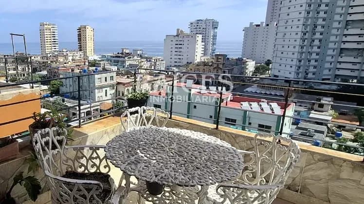 Vivienda de 4 habitaciones en Vedado, Plaza de la Revolución — foto 1 de 9
