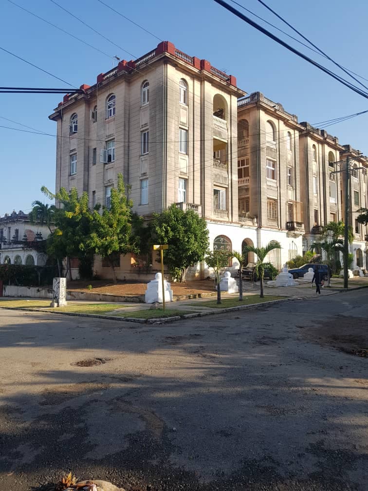 Apartamento de 4 habitaciones en Vedado, Plaza de la Revolución