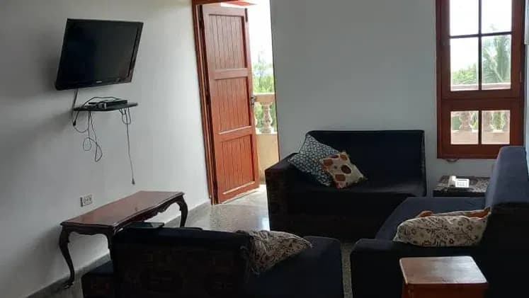 Vivienda de 3 habitaciones en Flores, Playa — foto 1 de 10