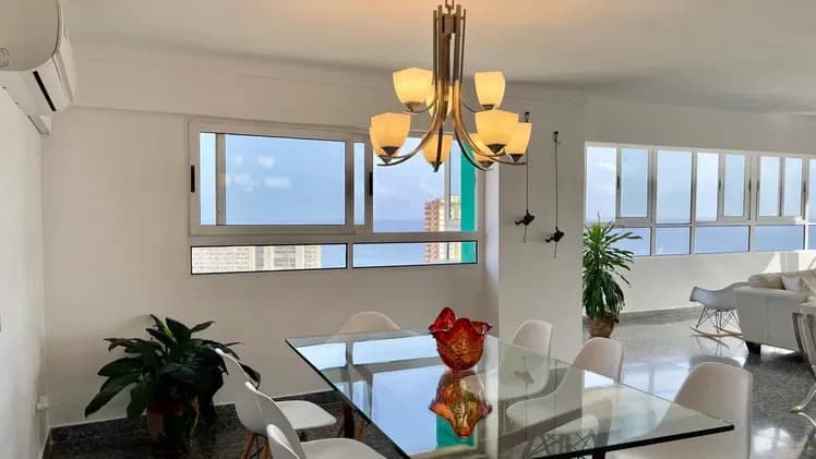 Vivienda de 4 habitaciones en Vedado, Plaza de la Revolución — foto 1 de 10