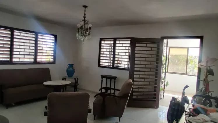 Vivienda de 5 habitaciones en Santos Suárez, Diez de Octubre