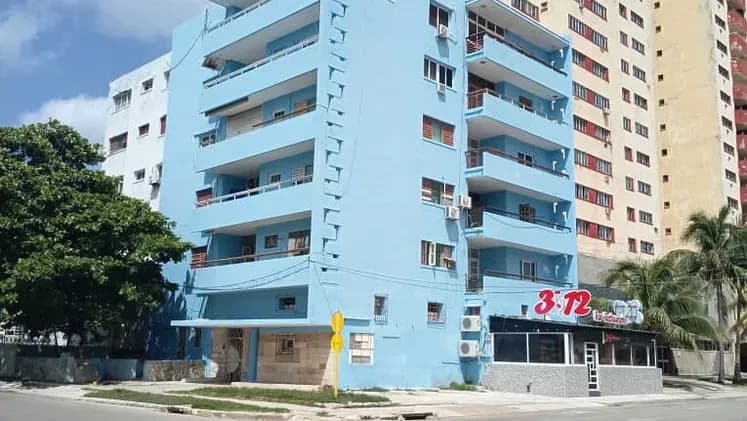 Vivienda de 2 habitaciones en Vedado, Plaza de la Revolución — foto 1 de 8