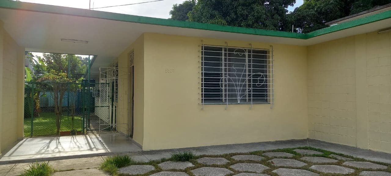 Casa de 4 habitaciones en Marianao, La Habana — foto 1 de 14