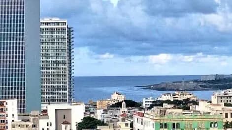 Vivienda de 3 habitaciones en Vedado, Plaza de la Revolución — foto 3 de 9