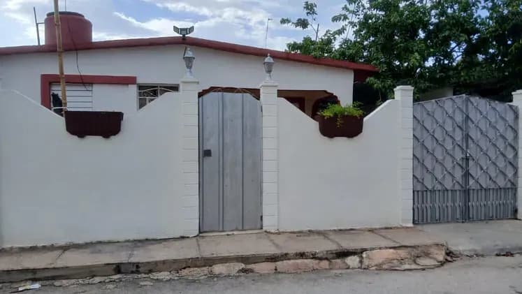 Vivienda de 4 habitaciones en Reparto La Playa, Cárdenas — foto 1 de 10