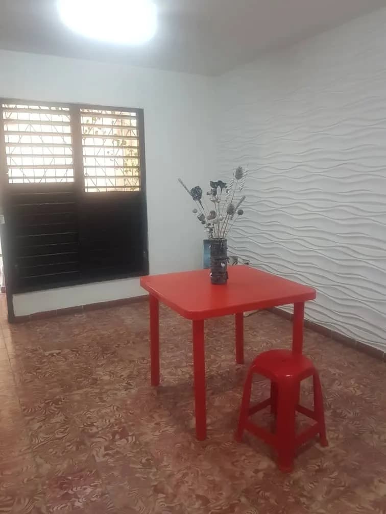 Vivienda de 2 habitaciones en Vedado, Plaza de la Revolución — foto 1 de 9