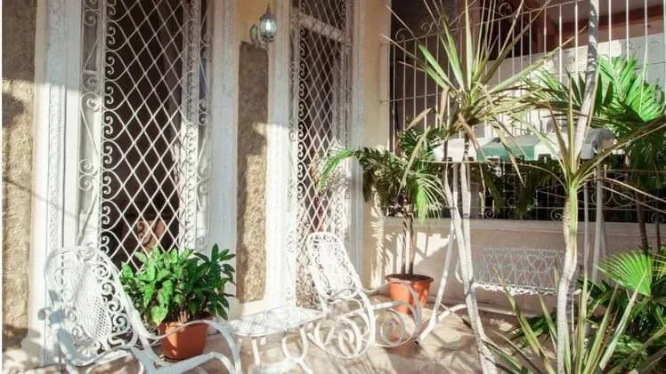 Vivienda de 7 habitaciones en Vedado, Plaza de la Revolución — foto 1 de 10
