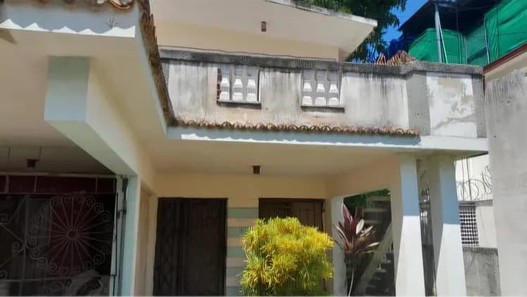 Vivienda de 4 habitaciones en Versalles, La Lisa — foto 1 de 10