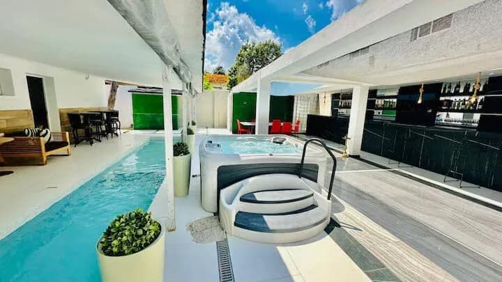 Vivienda de 7 habitaciones en Miramar, Playa — foto 1 de 10