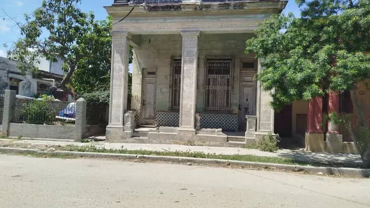Vivienda de 3 habitaciones en Santos Suárez, Diez de Octubre