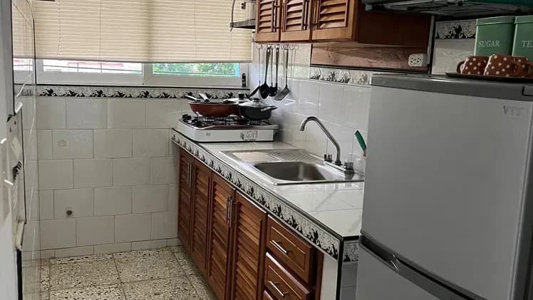 Vivienda de 2 habitaciones en Vedado, Plaza de la Revolución — foto 1 de 10