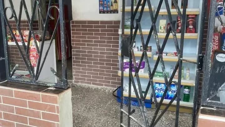 Vivienda de 5 habitaciones en Lawton, Diez de Octubre
