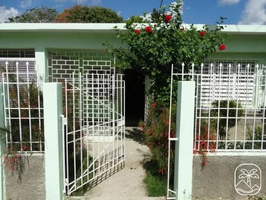 Vivienda de 6 habitaciones en Vista Alegre, Holguín — foto 1 de 9