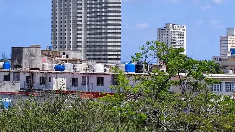Vivienda de 3 habitaciones en Vedado, Plaza de la Revolución — foto 1 de 3