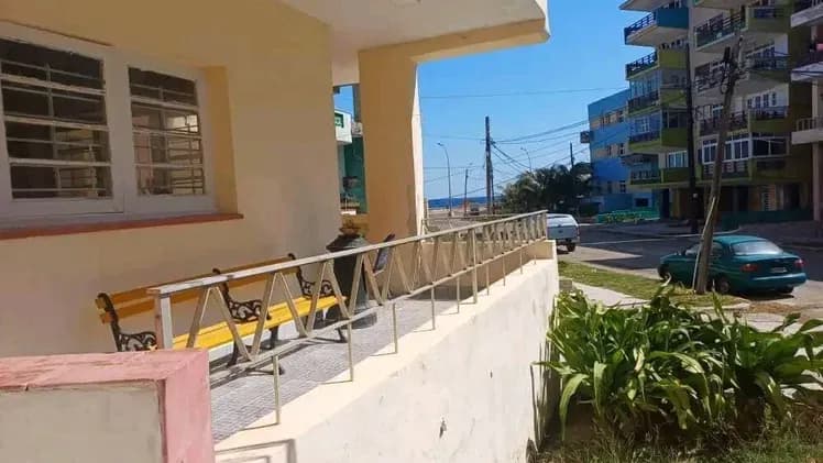 Vivienda de 4 habitaciones en Vedado, Plaza de la Revolución — foto 1 de 10