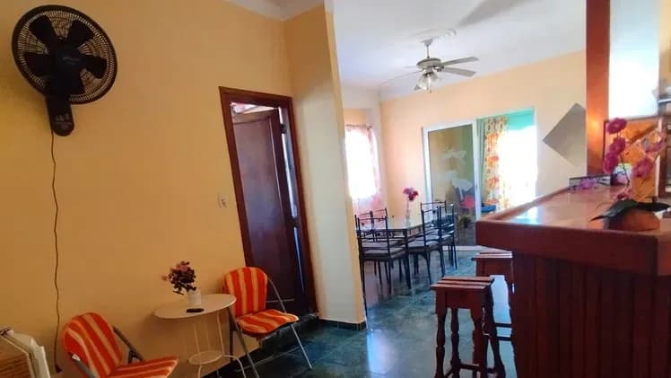 Vivienda de 3 habitaciones en Vedado, Plaza de la Revolución — foto 4 de 5