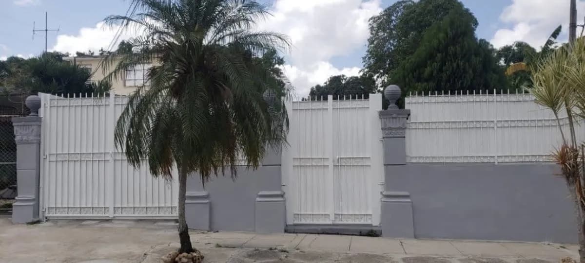 Vivienda de 4 habitaciones en Los Pinos, Arroyo Naranjo