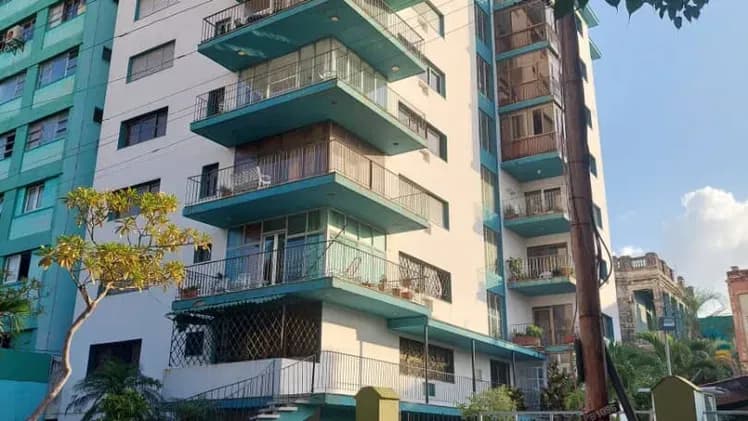 Vivienda de 2 habitaciones en Vedado, Plaza de la Revolución — foto 1 de 10