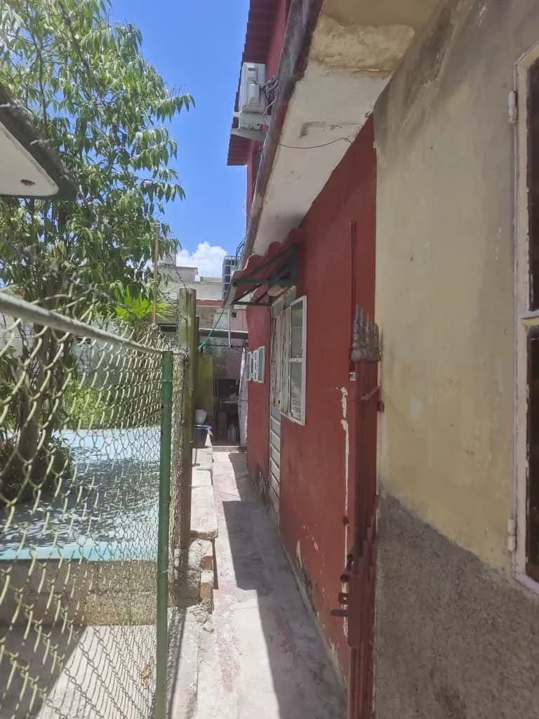 Vivienda de 2 habitaciones en Santiago de las Vegas, Boyeros — foto 1 de 12
