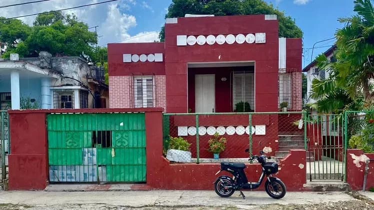 Vivienda de 5 habitaciones en Santos Suárez, Diez de Octubre