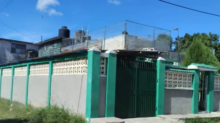 Vivienda de 7 habitaciones en Los Pinos, Arroyo Naranjo