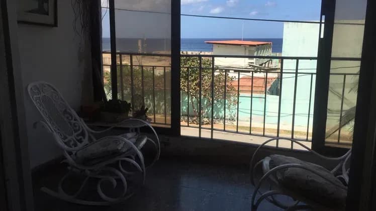 Vivienda de 3 habitaciones en Vedado, Plaza de la Revolución — foto 1 de 10